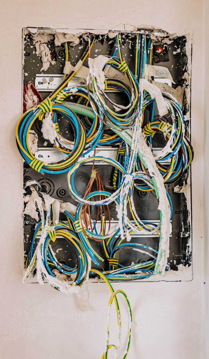 Electrical cables and accessories - single core multicore armoured cables
